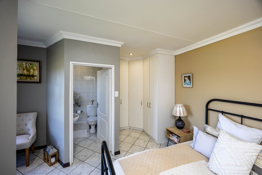 5 Bedroom Property for Sale in Gonubie North Eastern Cape